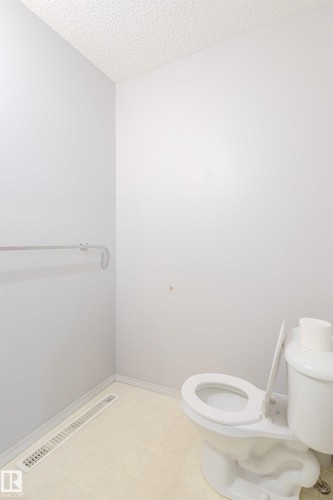 28 4350 23 Street, Edmonton, AB - Indoor Photo Showing Bathroom