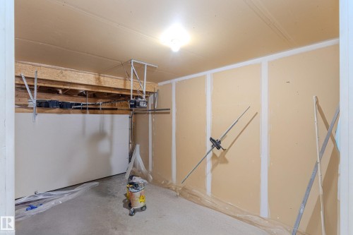 28 4350 23 Street, Edmonton, AB - Indoor