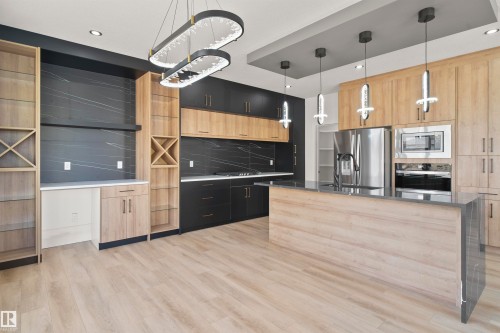 92 Eldridge Point(E), St. Albert, AB - Indoor Photo Showing Kitchen With Upgraded Kitchen