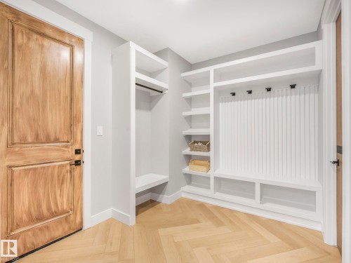 Mudroom with baseboards - 15 Elwyck Gate, Spruce Grove, AB - Indoor