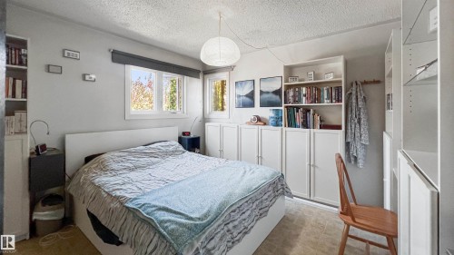 Bedroom featuring a textured ceiling - 3 Gold Eye Drive, Devon, AB - Indoor Photo Showing Bedroom