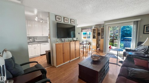 3 Gold Eye Drive, Devon, AB - Indoor Photo Showing Living Room