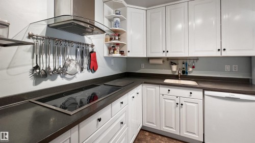 3 Gold Eye Drive, Devon, AB - Indoor Photo Showing Kitchen