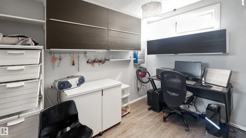 3 Gold Eye Drive, Devon, AB - Indoor Photo Showing Office