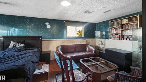 3 Gold Eye Drive, Devon, AB - Indoor