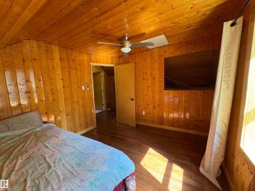 B58018 Hiway 29, Rural St. Paul County, AB - Indoor Photo Showing Bedroom