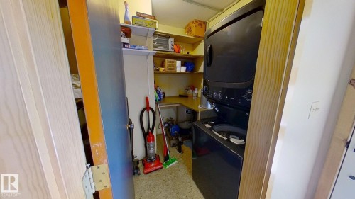 8 Lake Avenue, Rural Wetaskiwin County, AB - Indoor