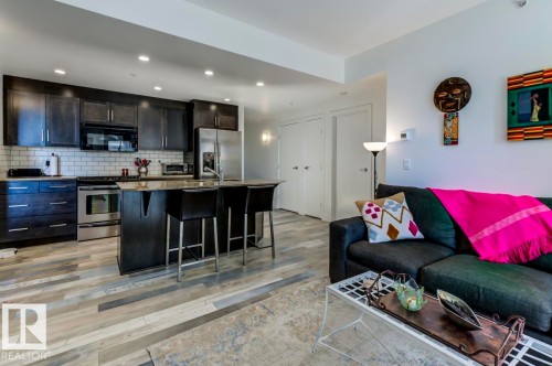 205 11933 Jasper Avenue, Edmonton, AB - Indoor Photo Showing Kitchen