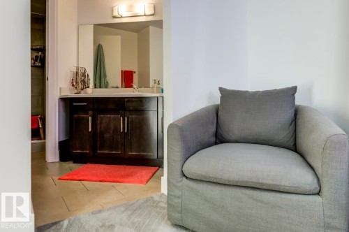 205 11933 Jasper Avenue, Edmonton, AB - Indoor