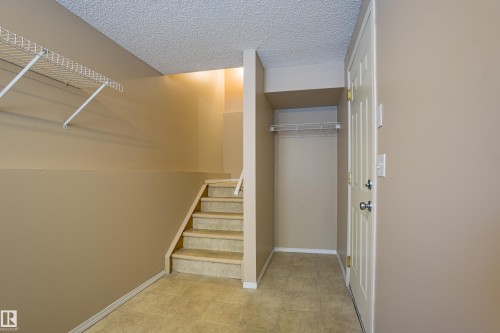 10 16777 91 Street, Edmonton, AB - Indoor Photo Showing Other Room