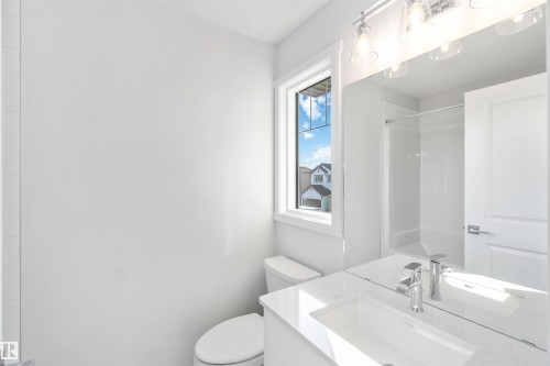 18940 28 Avenue Nw, Edmonton, AB - Indoor Photo Showing Bathroom
