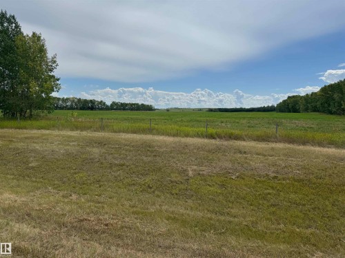 . ., Rural Two Hills County, AB 