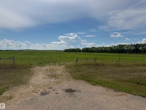 . ., Rural Two Hills County, AB 