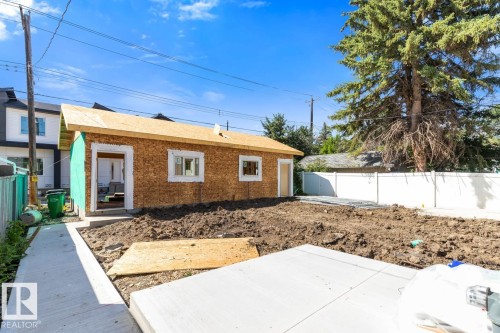 7906 75 Street, Edmonton, AB - Outdoor