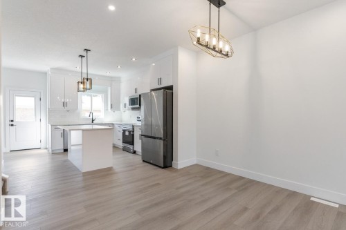 7906 75 Street, Edmonton, AB - Indoor Photo Showing Kitchen With Upgraded Kitchen