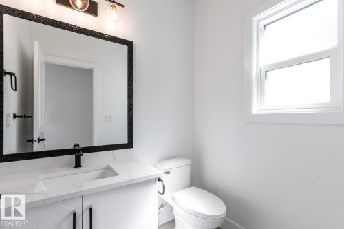 7906 75 Street, Edmonton, AB - Indoor Photo Showing Bathroom