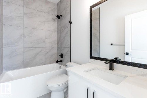 7906 75 Street, Edmonton, AB - Indoor Photo Showing Bathroom