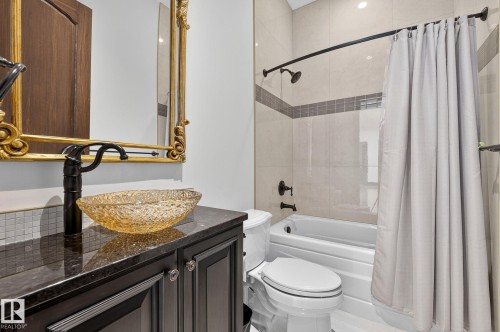 53524 Range Road 263A, Rural Sturgeon County, AB - Indoor Photo Showing Bathroom