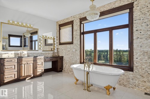 53524 Range Road 263A, Rural Sturgeon County, AB - Indoor Photo Showing Bathroom