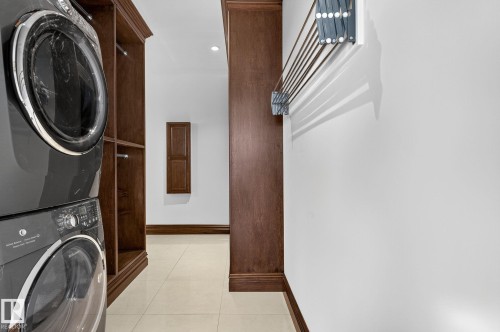 53524 Range Road 263A, Rural Sturgeon County, AB - Indoor Photo Showing Laundry Room