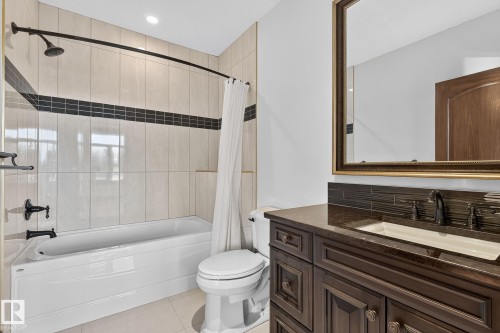 53524 Range Road 263A, Rural Sturgeon County, AB - Indoor Photo Showing Bathroom