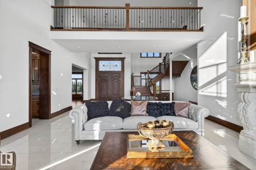 53524 Range Road 263A, Rural Sturgeon County, AB - Indoor Photo Showing Living Room