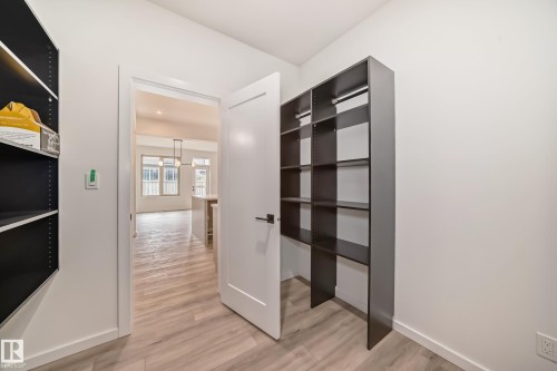 1401 Ainslie Wynd, Edmonton, AB - Indoor Photo Showing Other Room