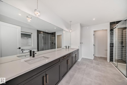 1401 Ainslie Wynd, Edmonton, AB - Indoor Photo Showing Bathroom