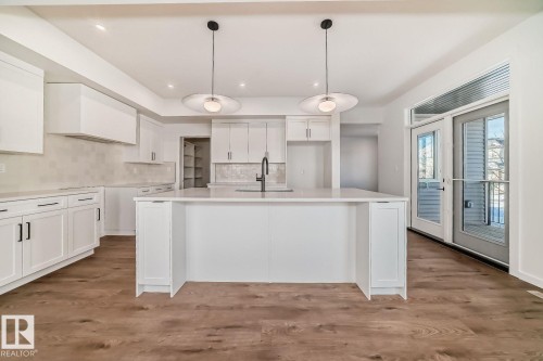 1365 Ainslie Wynd, Edmonton, AB - Indoor Photo Showing Kitchen With Upgraded Kitchen