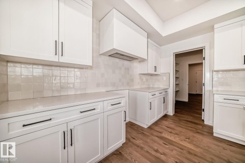 1365 Ainslie Wynd, Edmonton, AB - Indoor Photo Showing Kitchen
