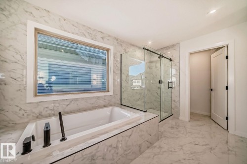 1365 Ainslie Wynd, Edmonton, AB - Indoor Photo Showing Bathroom