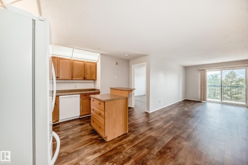 323 16303 95 Street, Edmonton, AB - Indoor