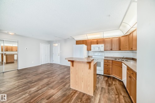 323 16303 95 Street, Edmonton, AB - Indoor Photo Showing Kitchen With Double Sink