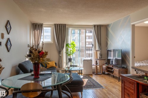 805 9730 106 Street, Edmonton, AB - Indoor Photo Showing Dining Room