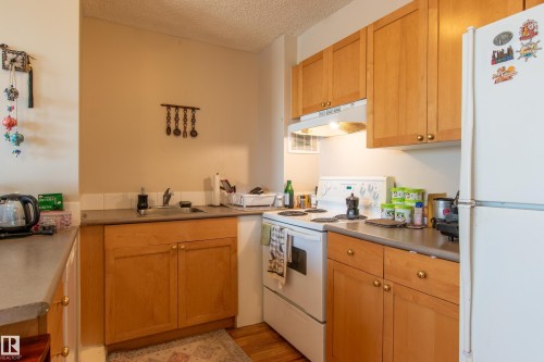 805 9730 106 Street, Edmonton, AB - Indoor Photo Showing Kitchen