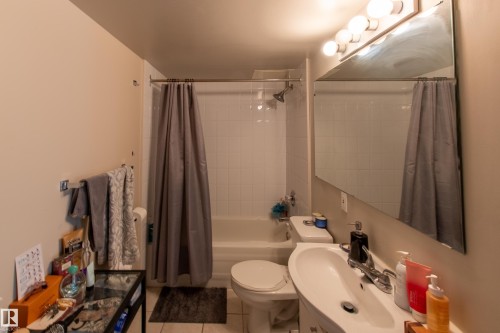 805 9730 106 Street, Edmonton, AB - Indoor Photo Showing Bathroom