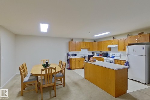 208 10421 42 Avenue, Edmonton, AB - Indoor Photo Showing Kitchen