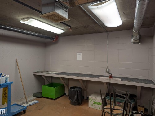 208 10421 42 Avenue, Edmonton, AB - Indoor