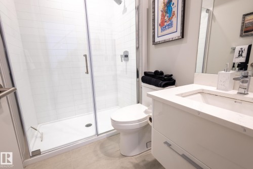 14027 91A Avenue, Edmonton, AB - Indoor Photo Showing Bathroom