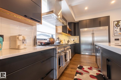 14027 91A Avenue, Edmonton, AB - Indoor Photo Showing Kitchen With Upgraded Kitchen