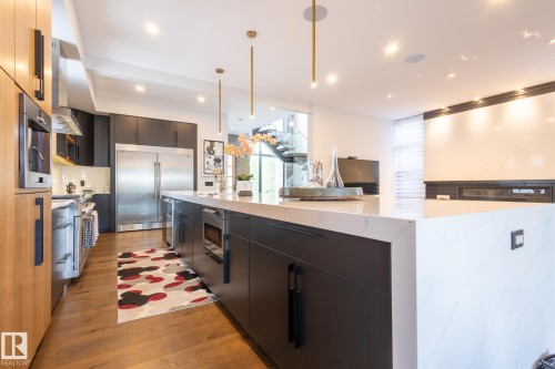 14027 91A Avenue, Edmonton, AB - Indoor Photo Showing Kitchen With Upgraded Kitchen