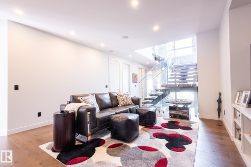 14027 91A Avenue, Edmonton, AB - Indoor