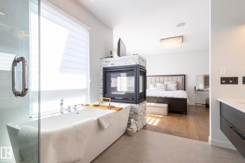 14027 91A Avenue, Edmonton, AB - Indoor