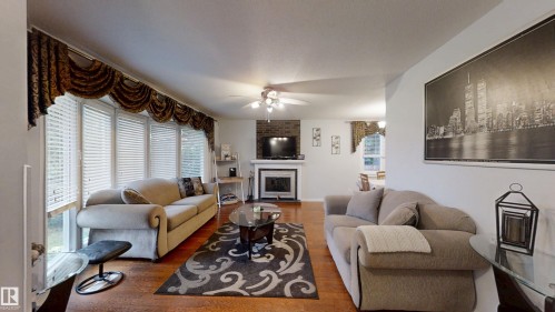 12203 149 Avenue, Edmonton, AB - Indoor Photo Showing Living Room