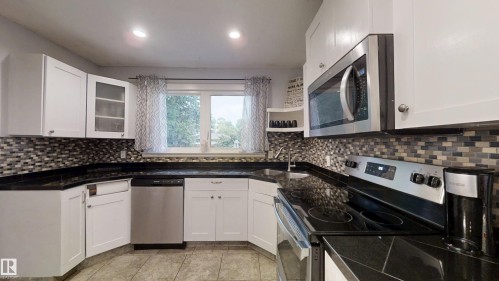 12203 149 Avenue, Edmonton, AB - Indoor Photo Showing Kitchen With Stainless Steel Kitchen With Upgraded Kitchen