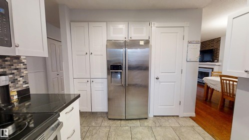 12203 149 Avenue, Edmonton, AB - Indoor Photo Showing Kitchen