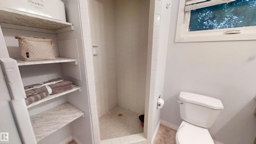 12203 149 Avenue, Edmonton, AB - Indoor Photo Showing Bathroom