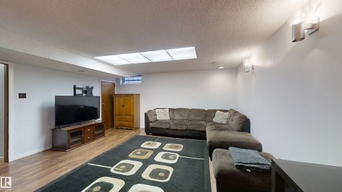 12203 149 Avenue, Edmonton, AB - Indoor