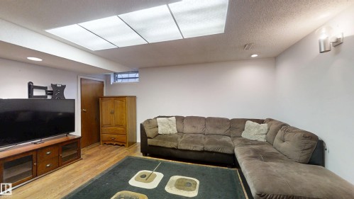 12203 149 Avenue, Edmonton, AB - Indoor