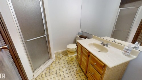 12203 149 Avenue, Edmonton, AB - Indoor Photo Showing Bathroom